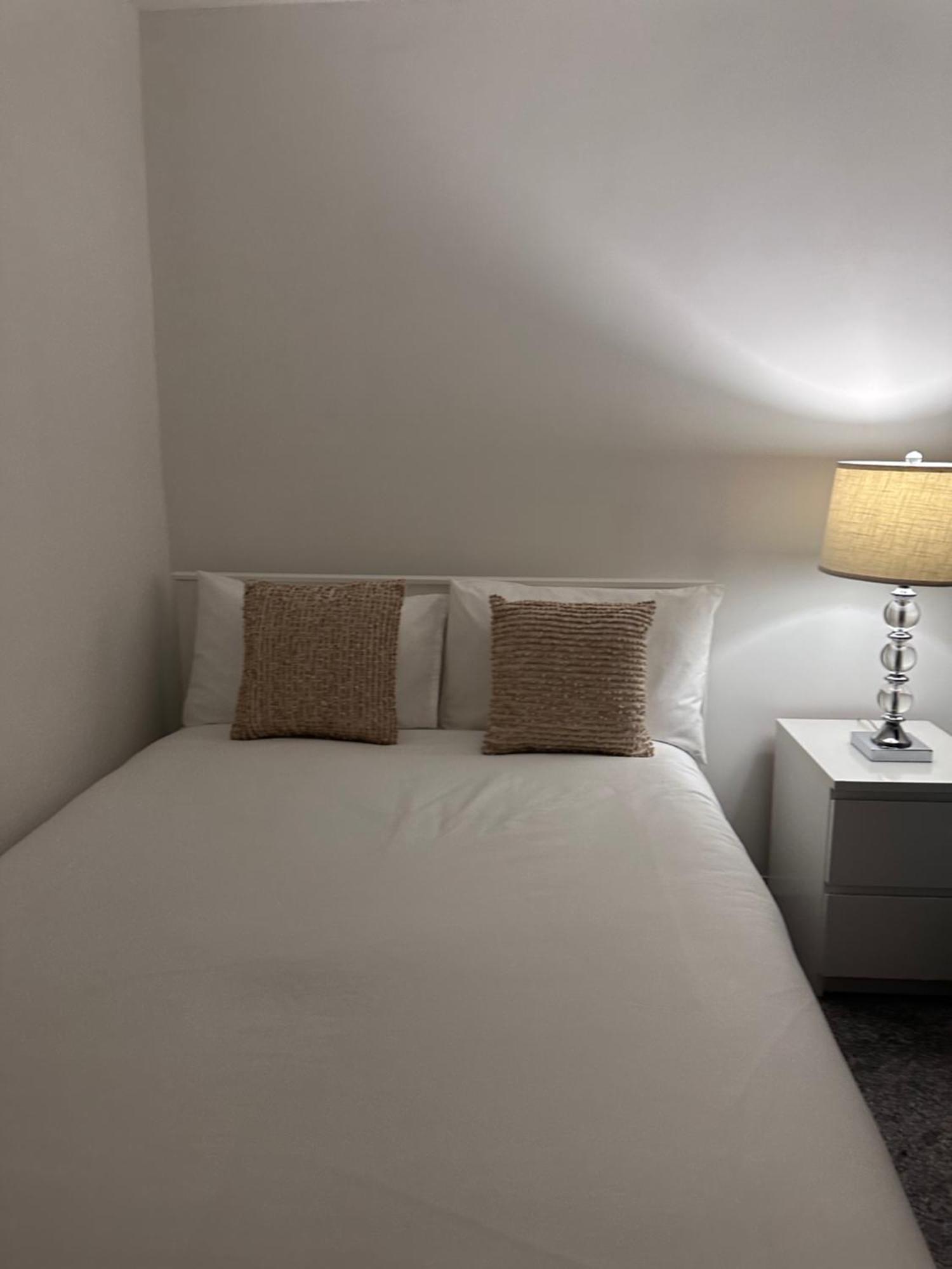 Ocean Village Marina 2 Bedroom Apartment With Balcony! Саутгемптон Екстер'єр фото